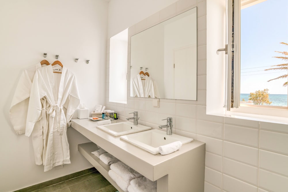 Superior Double Room (Delos) photo 3