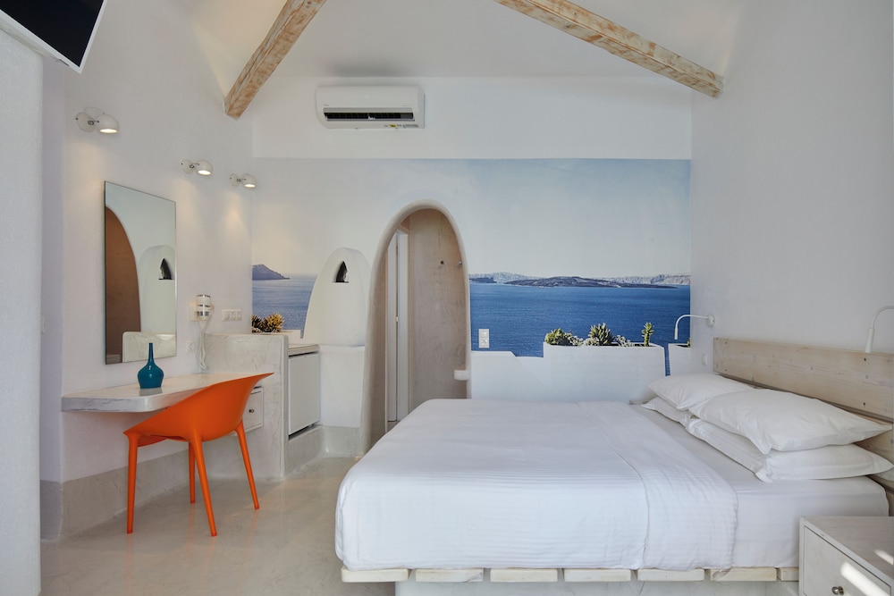 Deluxe Room, Hot Tub