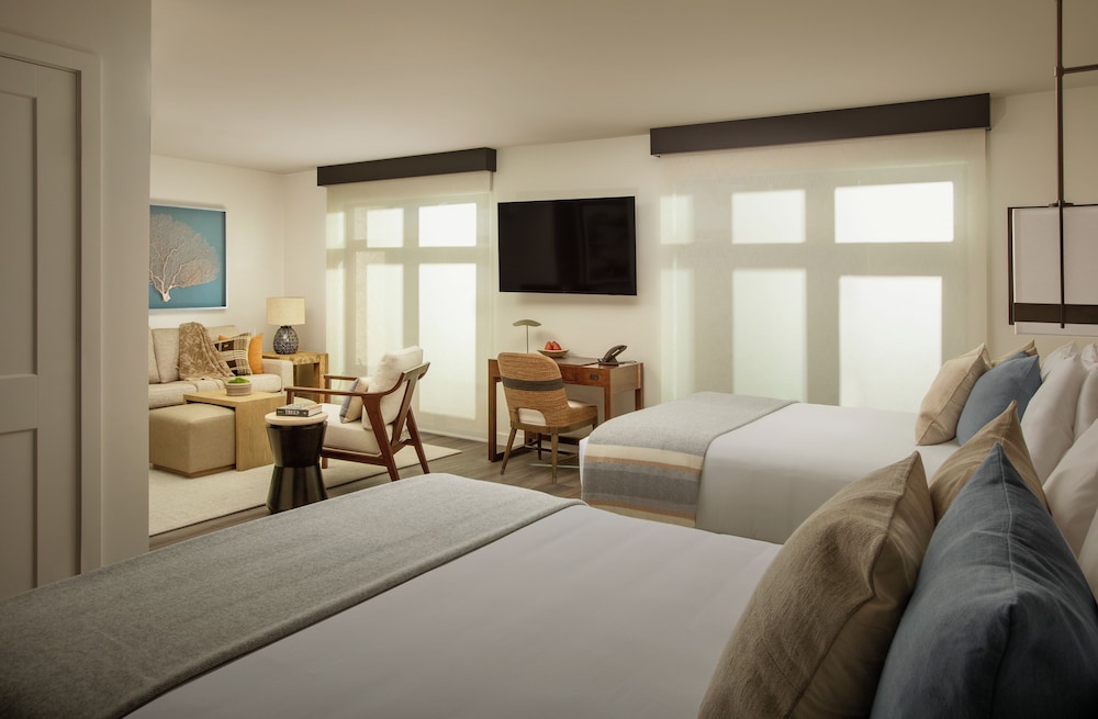 Double Queen Accessible Suite - Photo 1