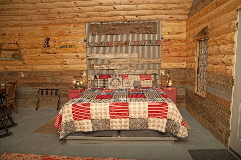 Family Cabin, 1 King Bed, Non Smoking