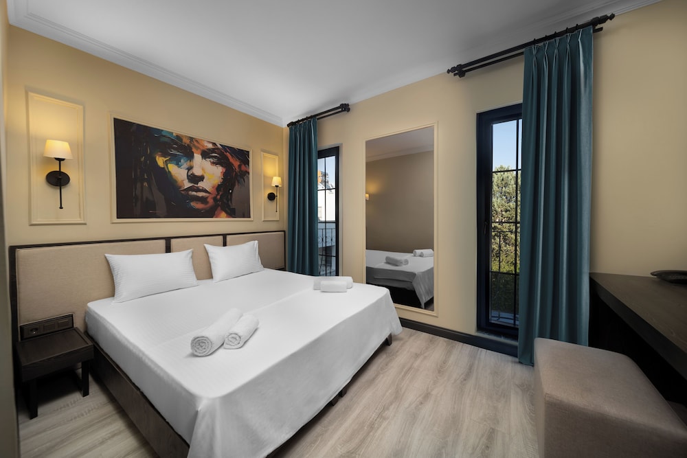 Standard Double Or Twin Room, Balcony, City View - Photo 1