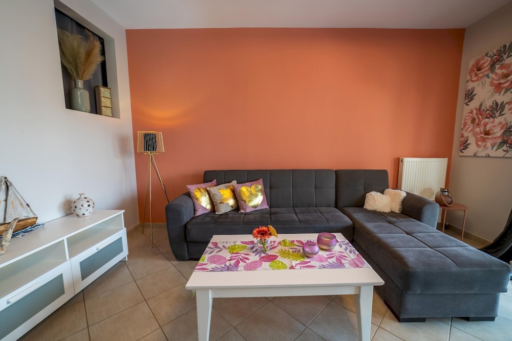 Apartment photo 1