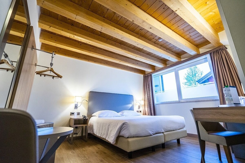 Single Room, 1 Large Twin Bed photo 2