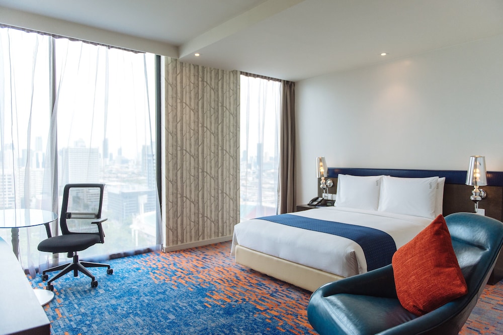 Room, 1 Queen Bed, Smoking, City View (Extra Space, Free Breakfast) thumbnail 5