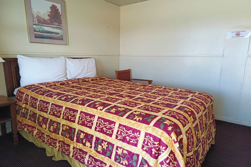 Room, Multiple Beds, Smoking photo 1