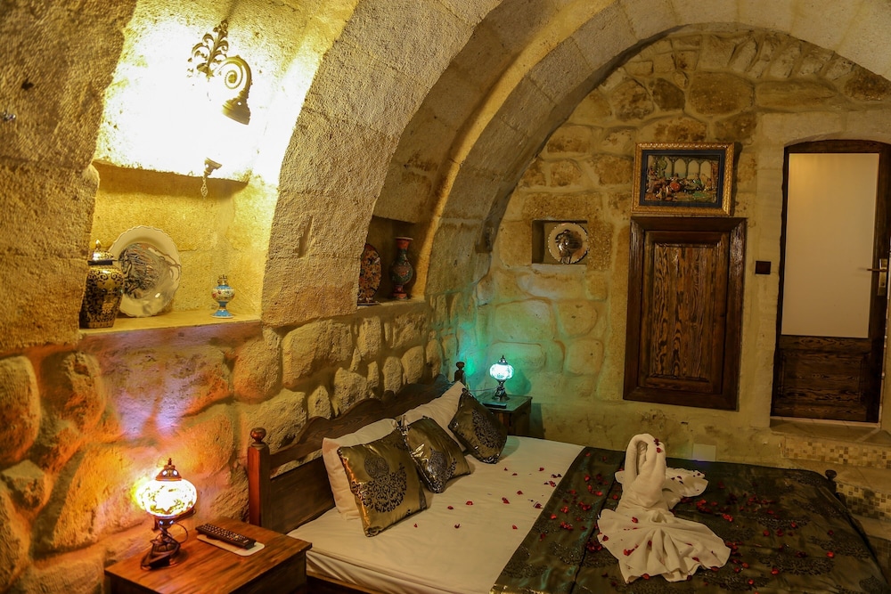 (102) Superior Cave & Stone Room photo 2