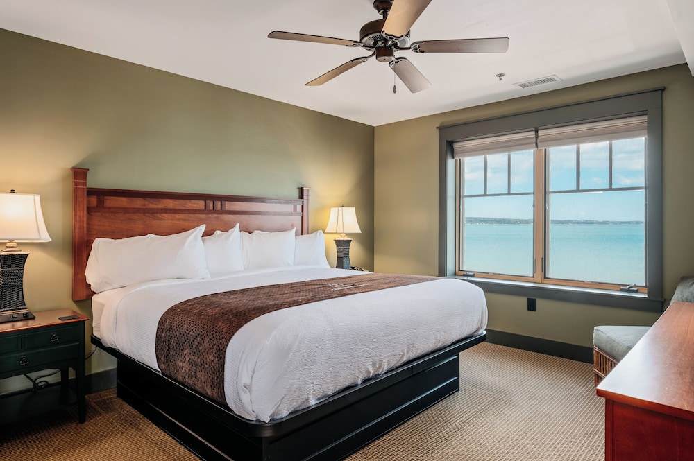Lakeview Two Bedroom Suite