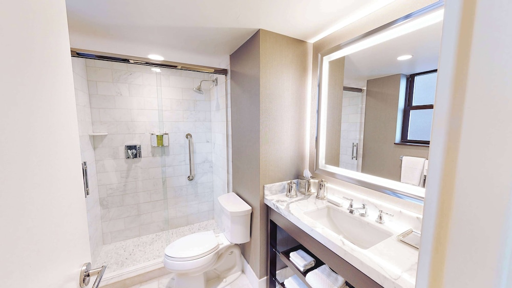 Suite, Multiple Beds, Non Smoking thumbnail 6