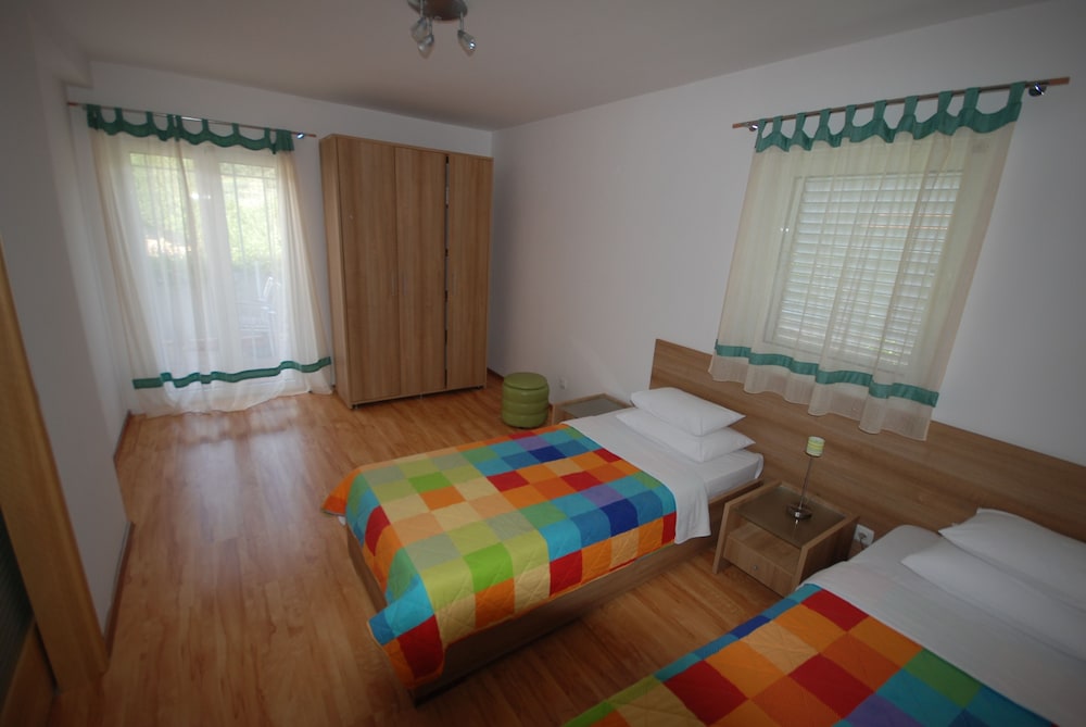 Family Apartment, 2 Bedrooms, Sea View photo 2