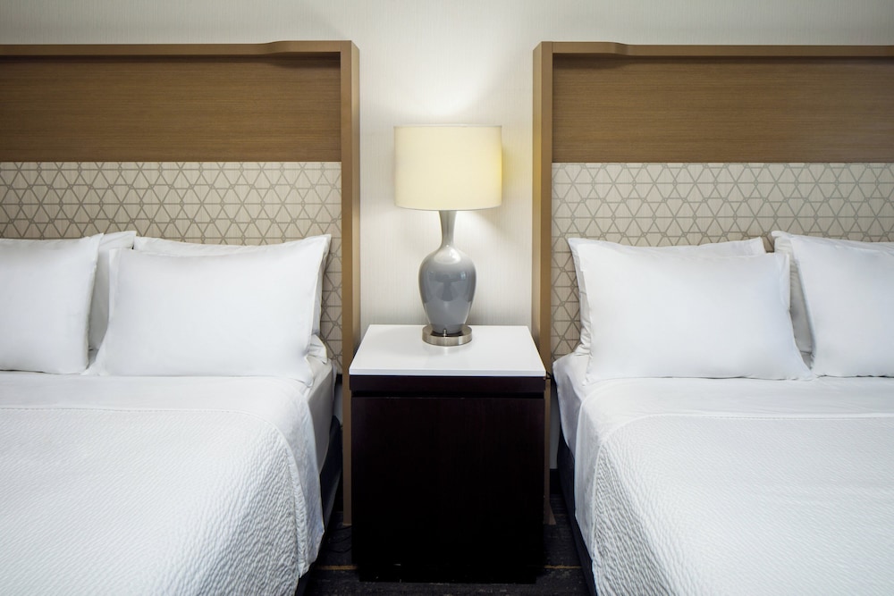 Standard Room, 2 Double Beds, Accessible (Mobility, Roll-In Shower) - Photo 4