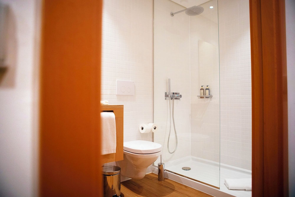 Panoramic Double or Twin Room, Lake View photo 3