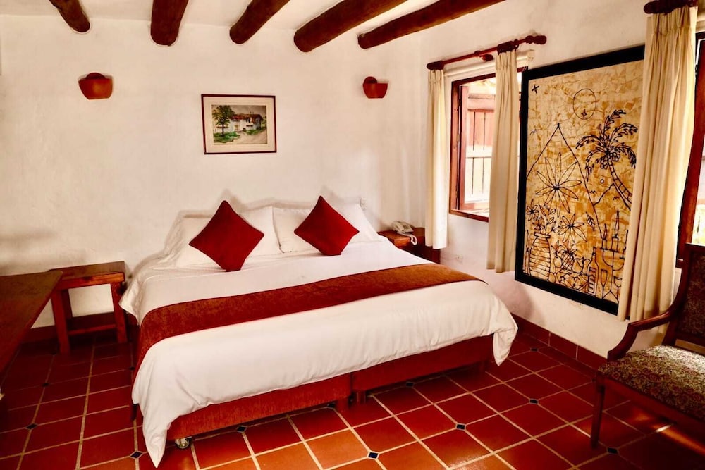 Standard Room, 1 King Bed photo 1
