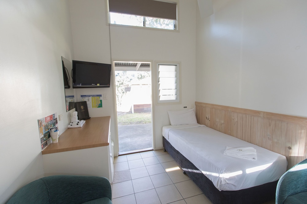 Standard Room, Non Smoking, Shared Bathroom (Lodge - S Bed Standard) photo 1