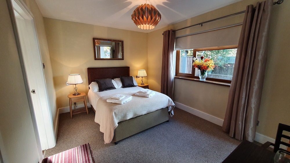 Overton - All Dog Friendly