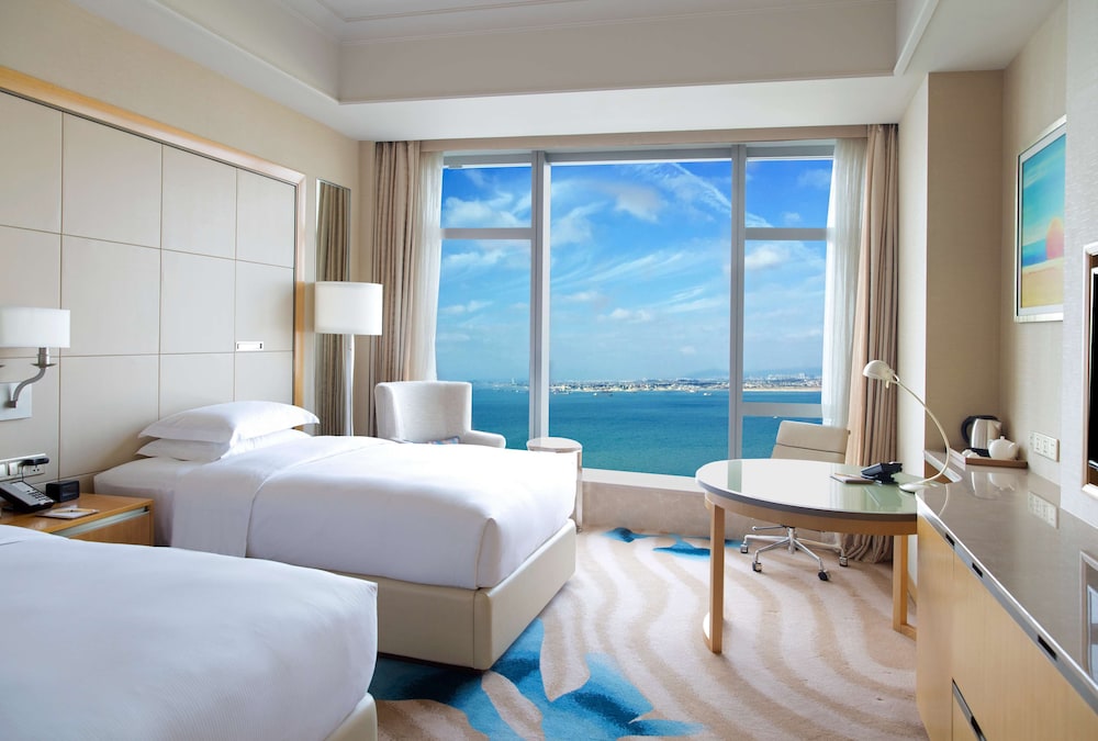 Twin Deluxe Room with Bay View photo 3