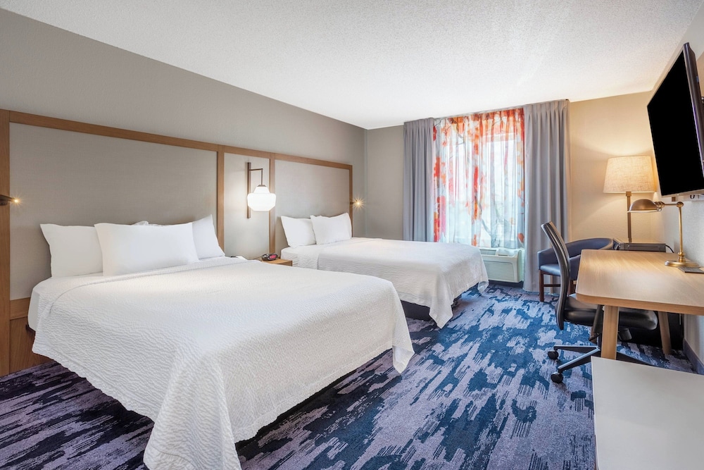 Room, 2 Queen Beds (Mobility/Hearing Accessible, Tub) - Photo 3