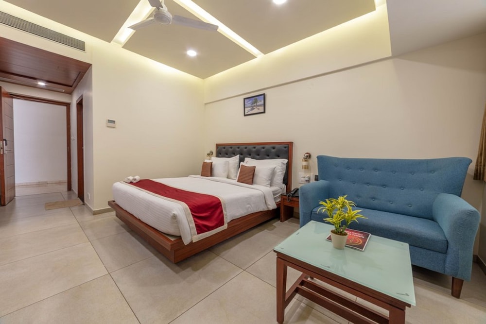 Superior Room, 1 King Bed - Photo 6