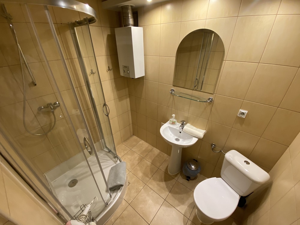Apartment Selected at Check-In - different locations (6 adults) - Photo 5