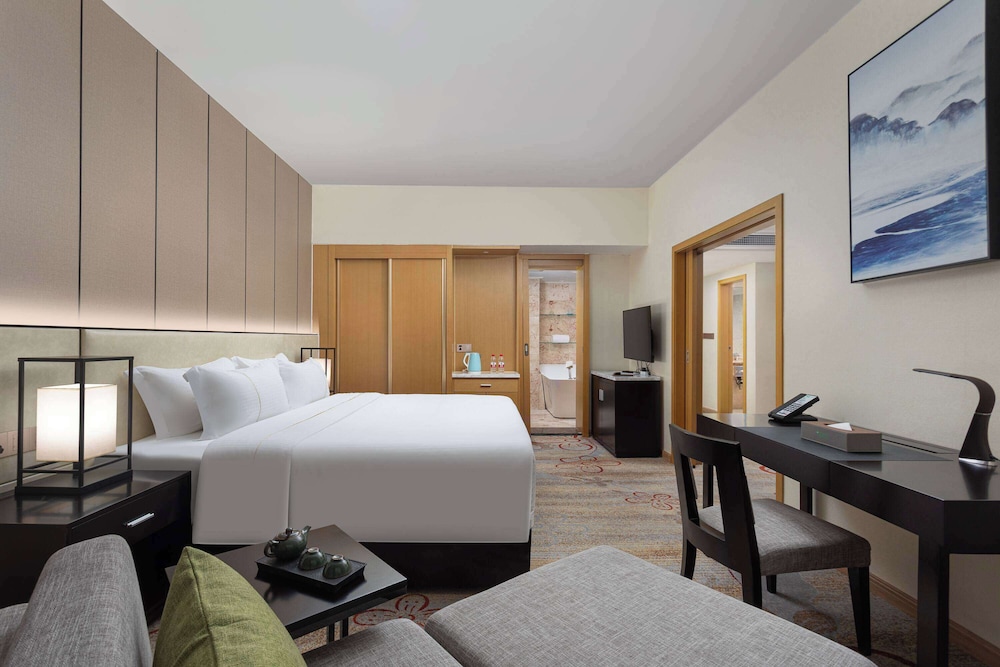 Deluxe Suite, 1 King Bed, Non Smoking