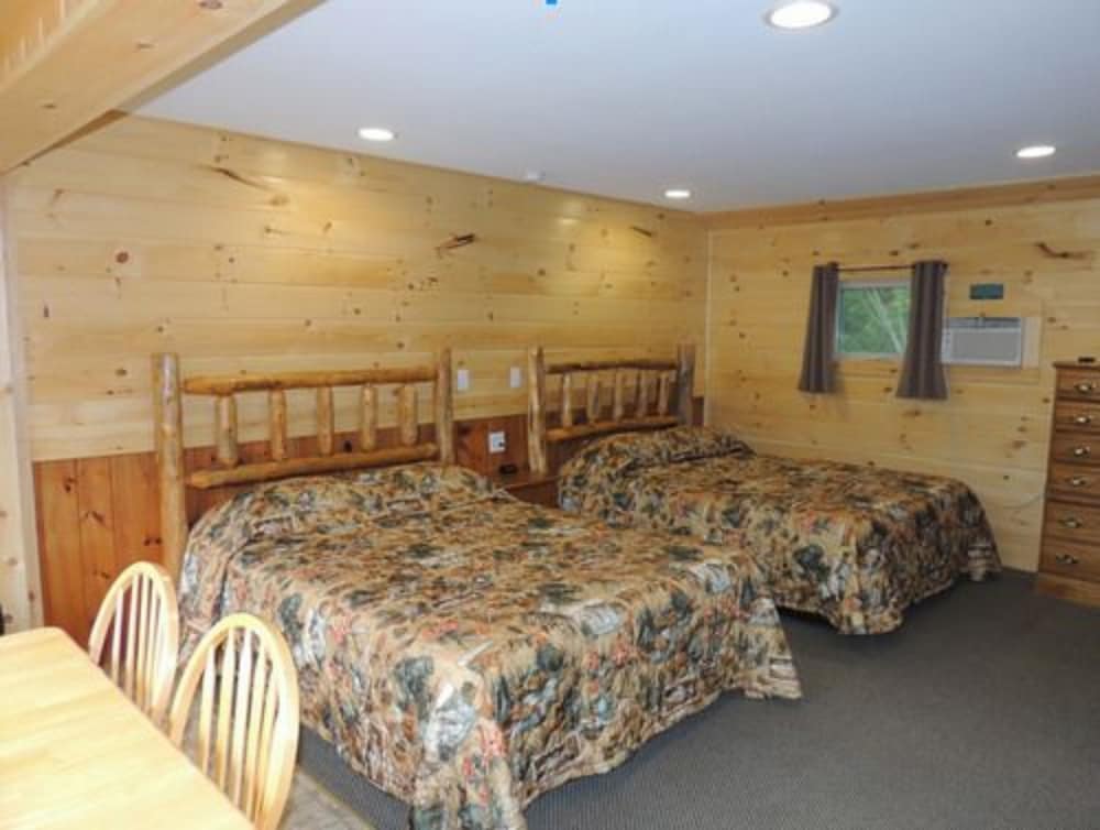 Deluxe Room, 2 Queen Beds, Non Smoking (Lakeside Cabin Deluxe Suites 14 – 19) photo 1