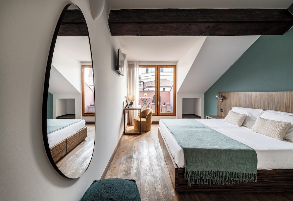 Comfort Room, 1 Queen Bed, Private Bathroom, City View