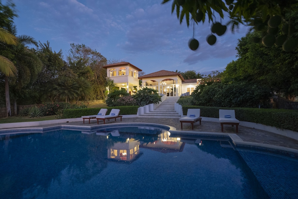Casa Romy- Signature