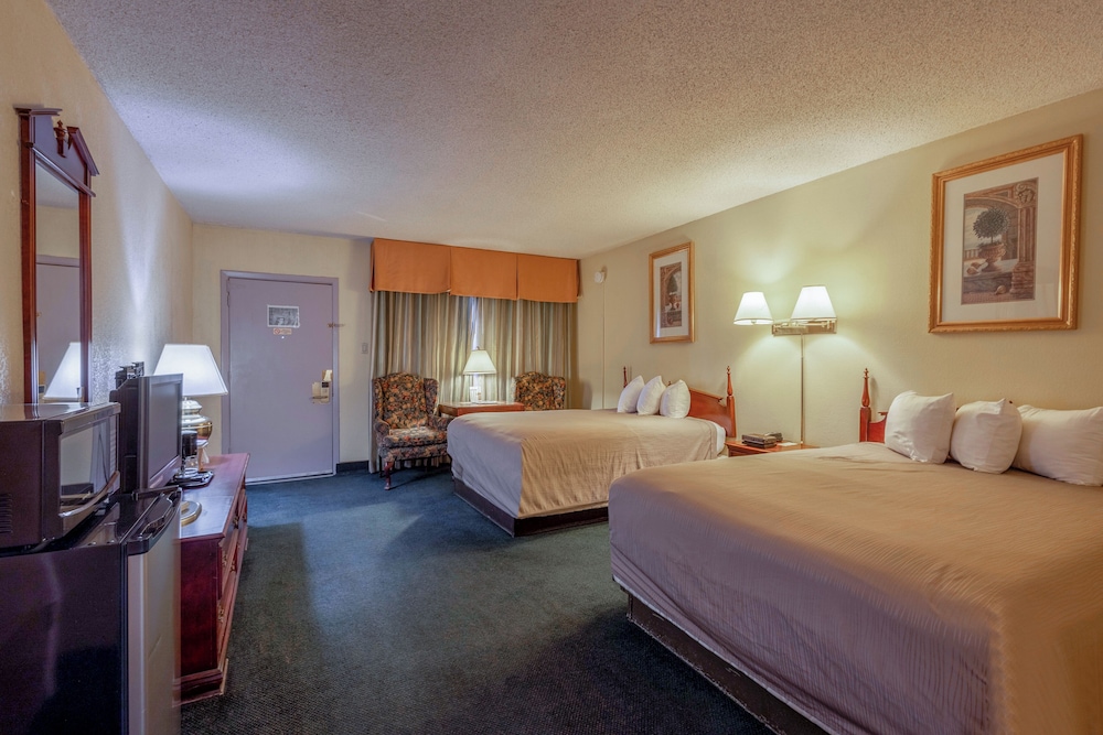 Room, 2 Double Beds, Smoking photo 3