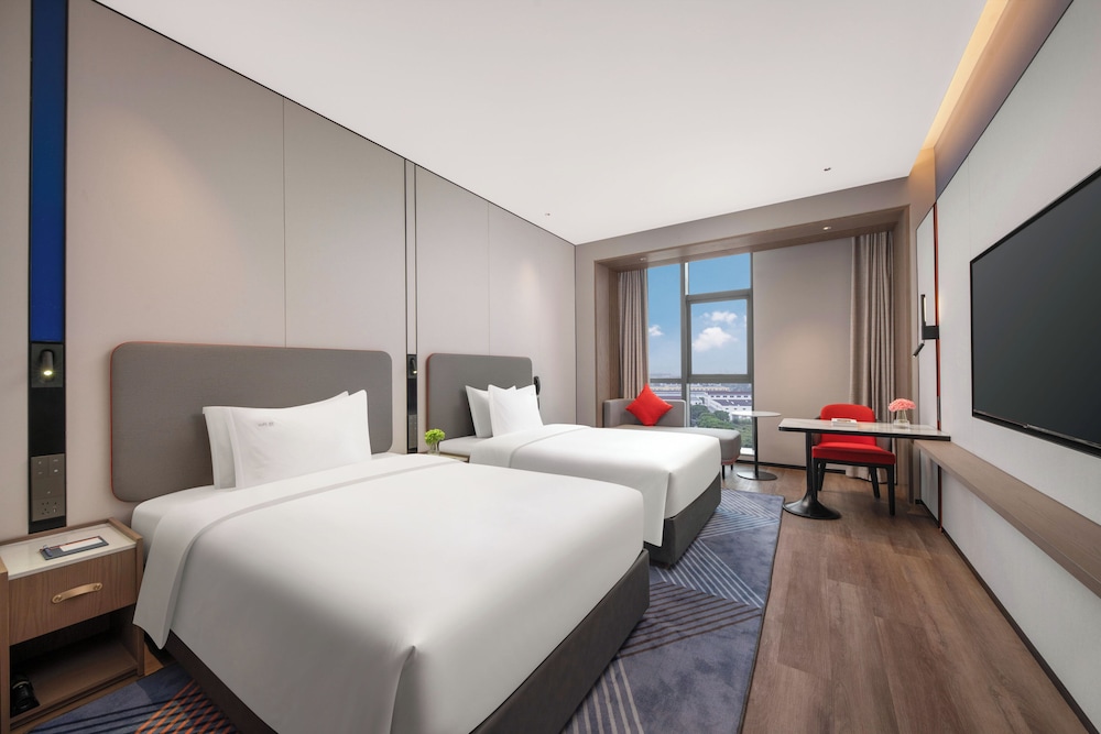 Standard Room, 2 Double Beds (Extra Floor Space High Floor) photo 1