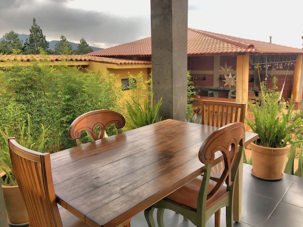 Family Cabin, 2 Bedrooms, Kitchen, Lake View photo 2
