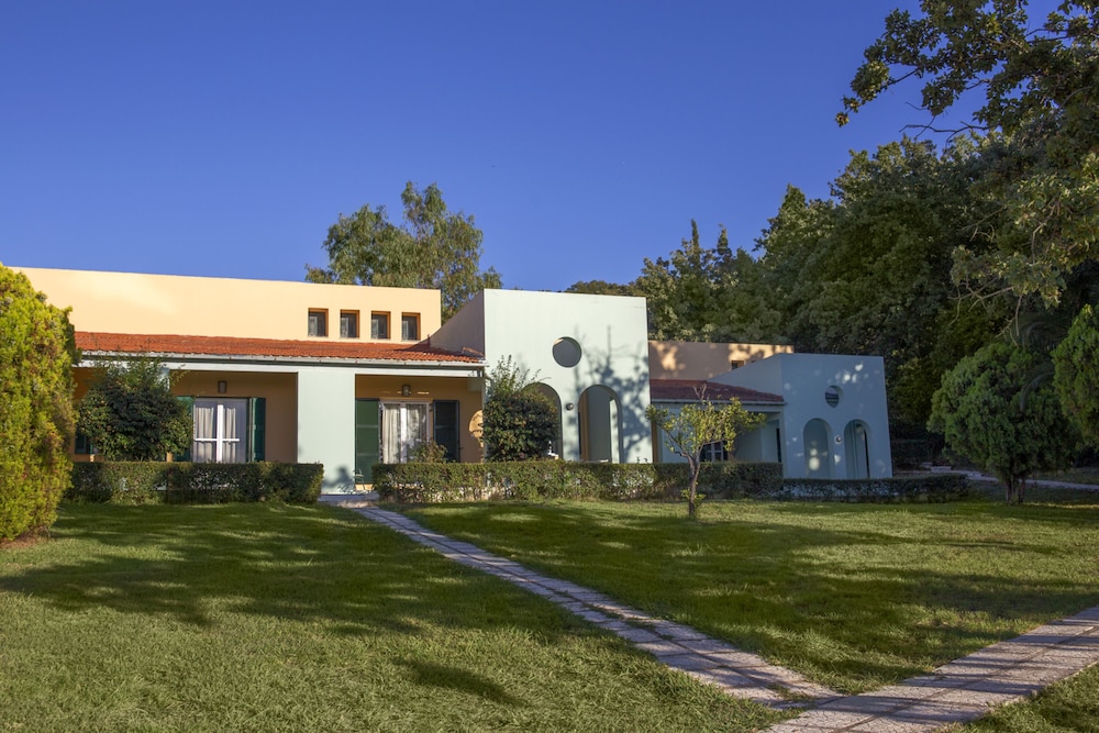 Superior Apartment, 2 Bedrooms, Pool View - Photo 1