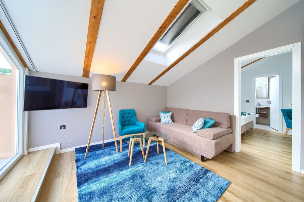 Apartment, Park View