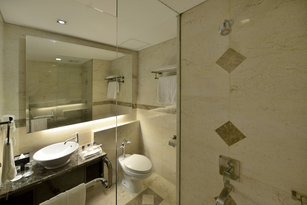 Deluxe Room - Photo 6