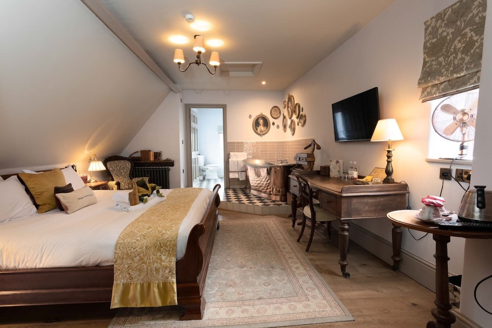 Indulgence Plus Double Room photo 2