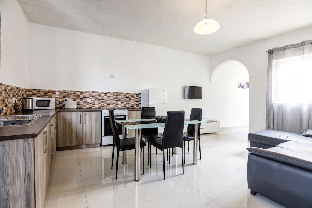 Deluxe Penthouse, 1 Bedroom, Hill View photo 3