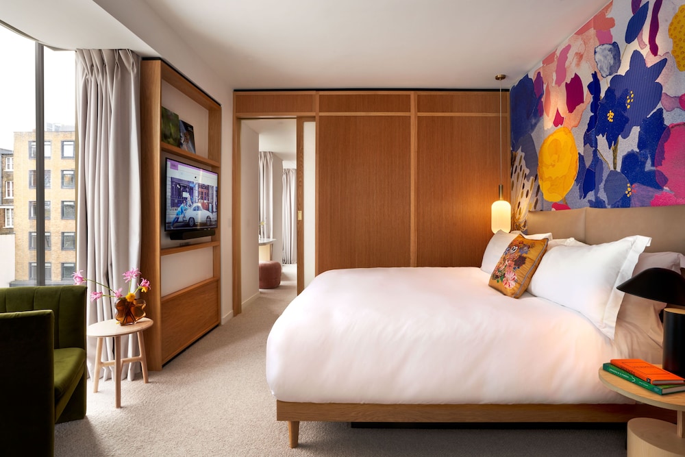 Henrietta Suite