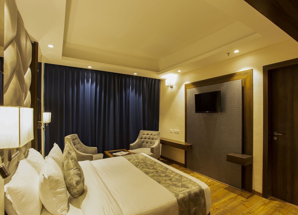 Premier Room, 1 Double Bed - Photo 19