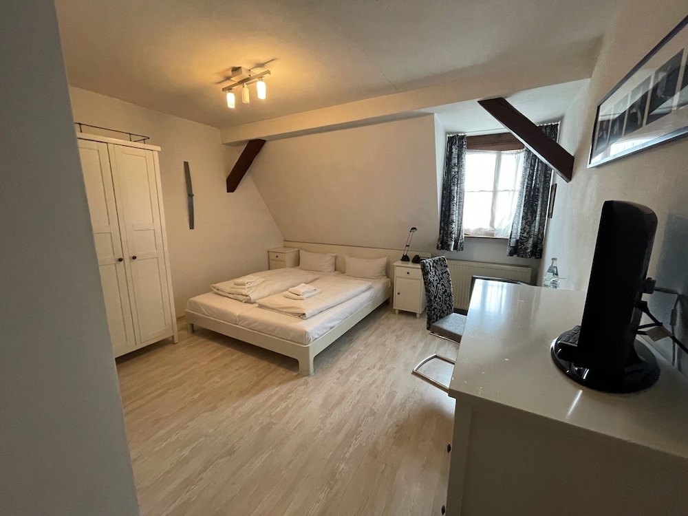 Standard Double Room, Private Bathroom, Garden View (Nebengebäude) photo 2