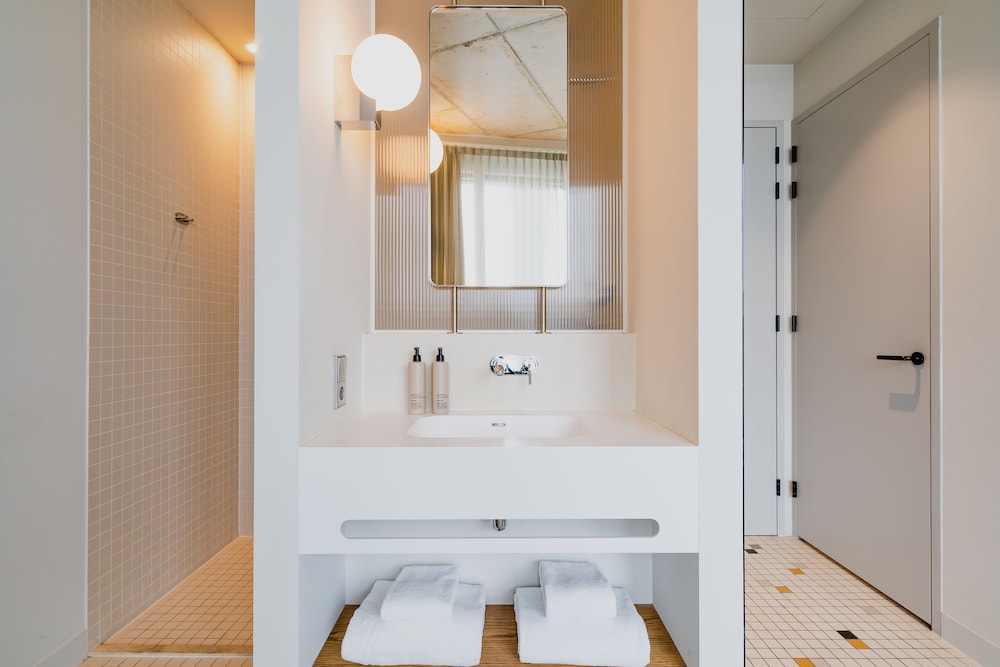 Deluxe Double or Twin Room, Lake View