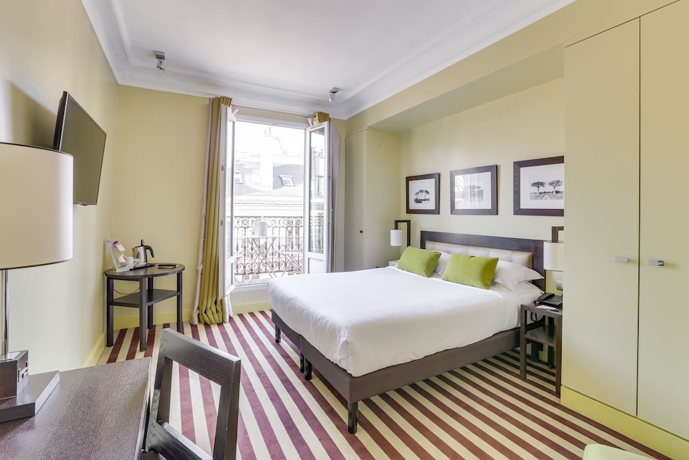 Deluxe Double or Twin Room thumbnail 5