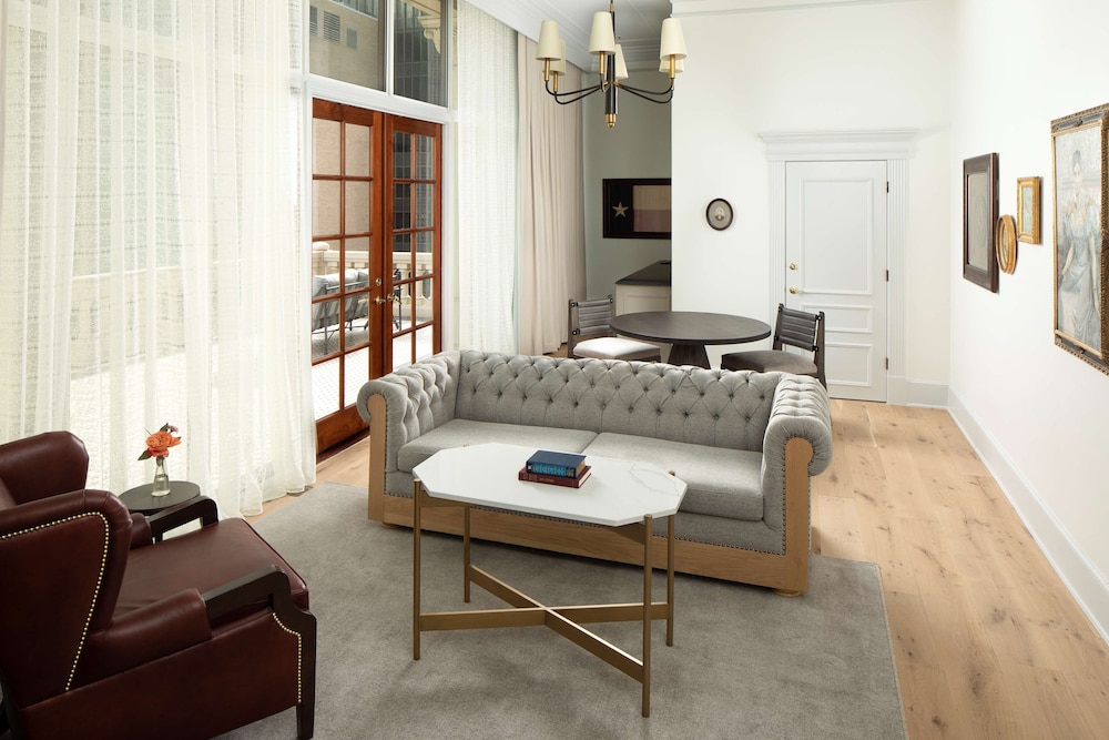Suite, 1 King Bed, Balcony (Lone Star)