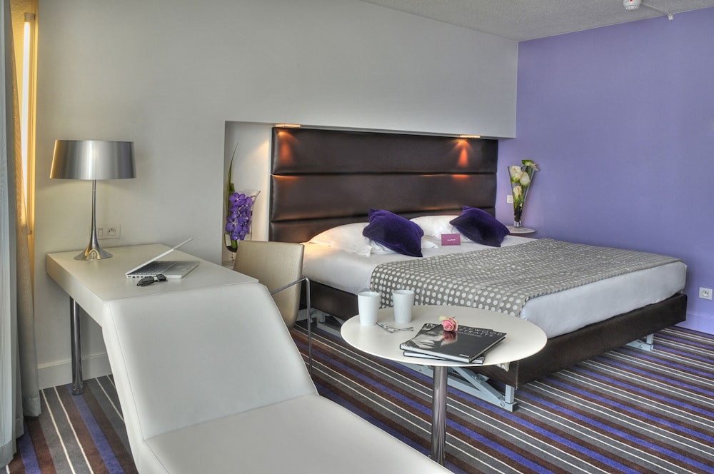 Superior Room, 1 Double Bed (City side) photo 3