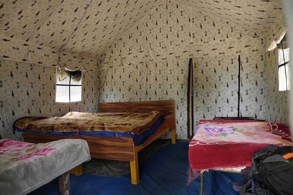 Deluxe Tent photo 1