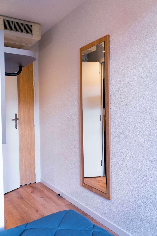 Standard Room, 1 Double Bed - Photo 10