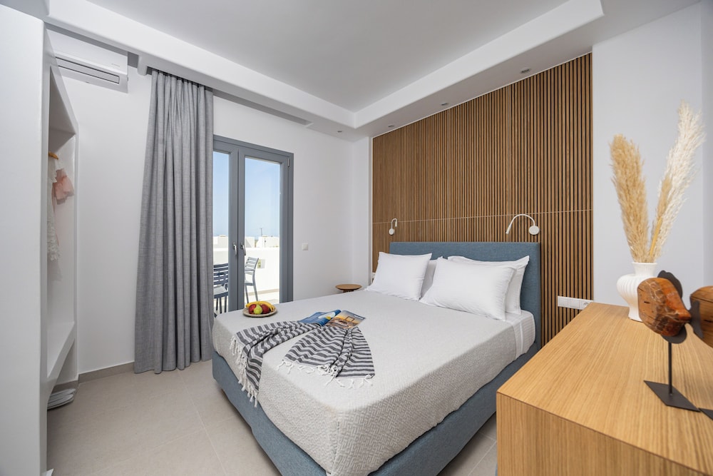 Junior Suite, Pool View