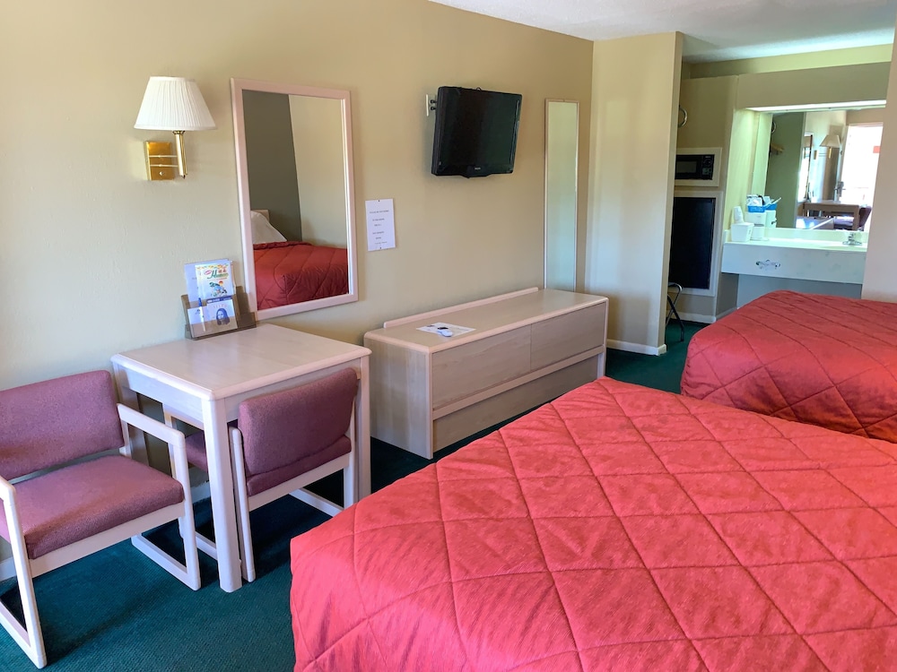 Room, 2 Queen Beds, Non Smoking - Photo 3