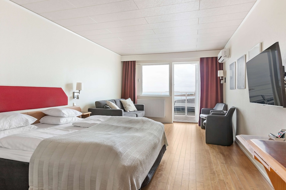 Family Room, 1 King Bed, Terrace, Sea View (with Sofabed) - Photo 6