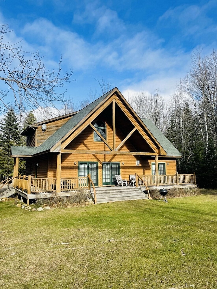 Pond Cabin 3 Bedroom, 3 Bath photo 2