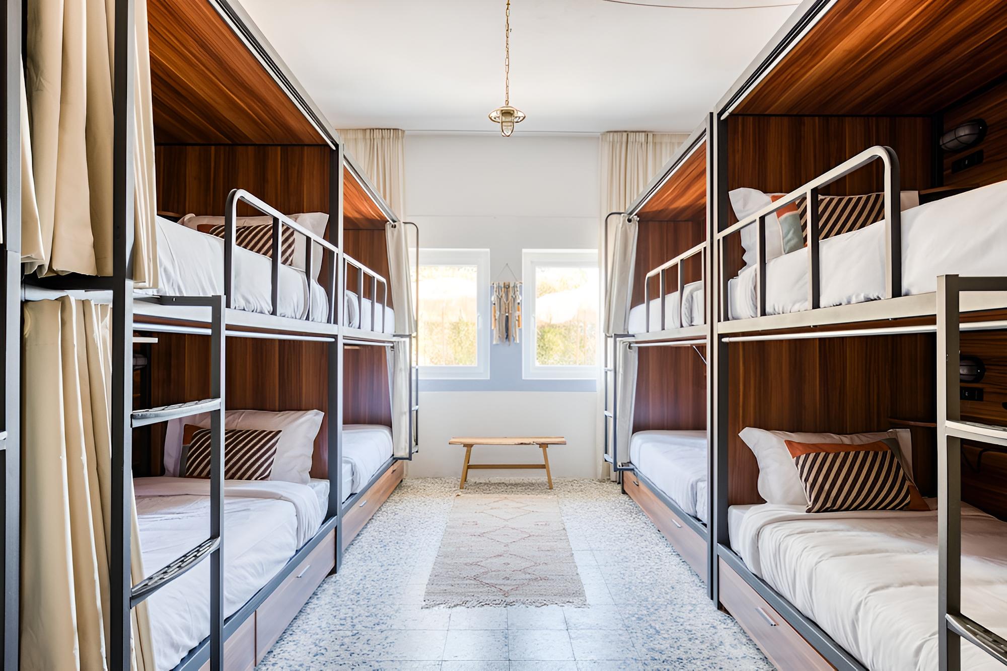 Bed in 10-Bed Mixed Dormitory Room photo 1