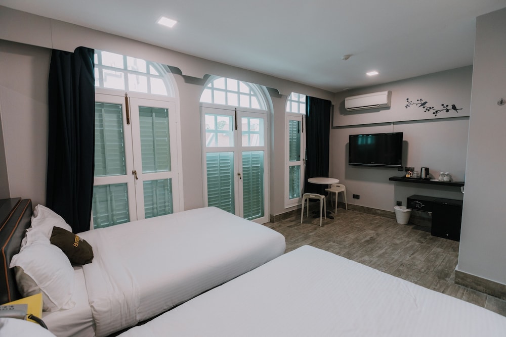 Family Room, Balcony photo 2