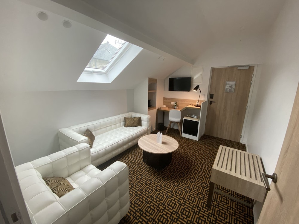 Suite - Photo 2